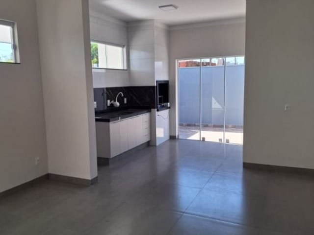 Casa com 285m² 3 quartos e 4 banheiros, para alugar, no bairro Vila Guanabara em Birigui