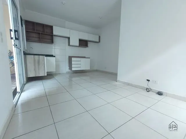 Casa 3 quartos e 1 banheiro, à venda, no bairro Água Espraiada (Caucaia do Alto) em Cotia