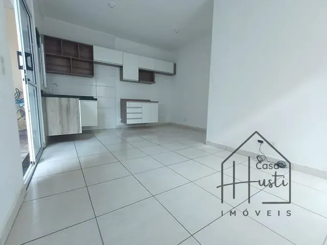 Casa 3 quartos e 1 banheiro, à venda, no bairro Água Espraiada (Caucaia do Alto) em Cotia