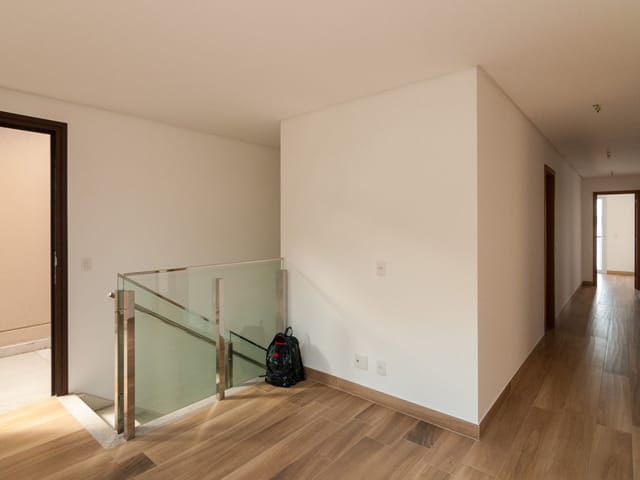 Casa com 341m² 5 quartos e 7 banheiros, à venda, no bairro Mata da Praia em Vitória