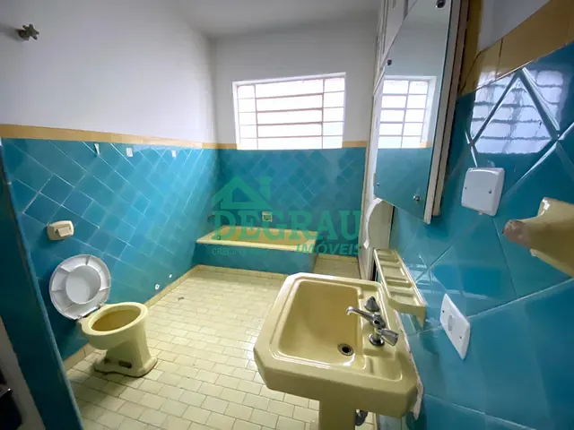 Casa 4 quartos e 2 banheiros, para alugar, no bairro Vila Santana em Itapeva
