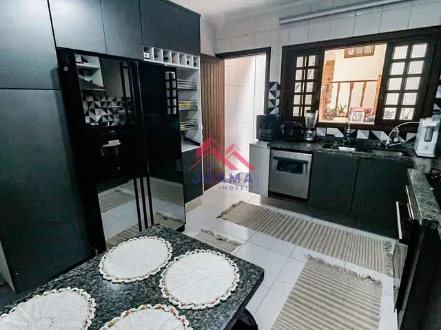 Casa 4 quartos e 4 banheiros, à venda, no bairro Jardim das Palmas em São Paulo