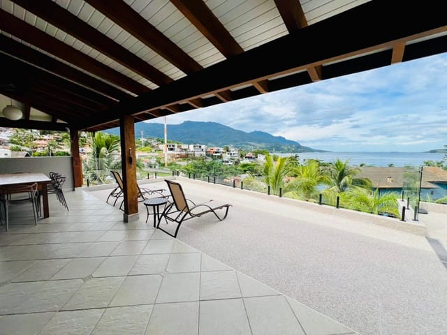 Casa 5 quartos e 5 banheiros, à venda, no bairro Itaguassu em Ilhabela