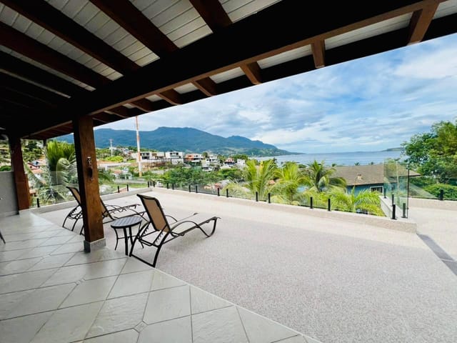Casa 5 quartos e 5 banheiros, à venda, no bairro Itaguassu em Ilhabela