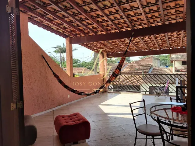Casa 3 quartos e 4 banheiros, à venda, no bairro Jardim São Pedro em Mogi das Cruzes