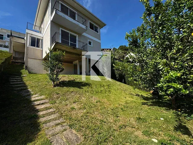 Casa com 350m² 4 quartos e 4 banheiros, à venda, no bairro Albuquerque em Teresópolis