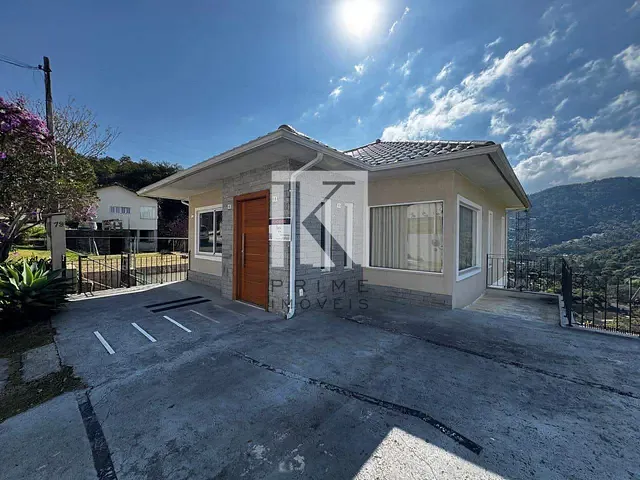 Casa com 350m² 4 quartos e 4 banheiros, à venda, no bairro Albuquerque em Teresópolis