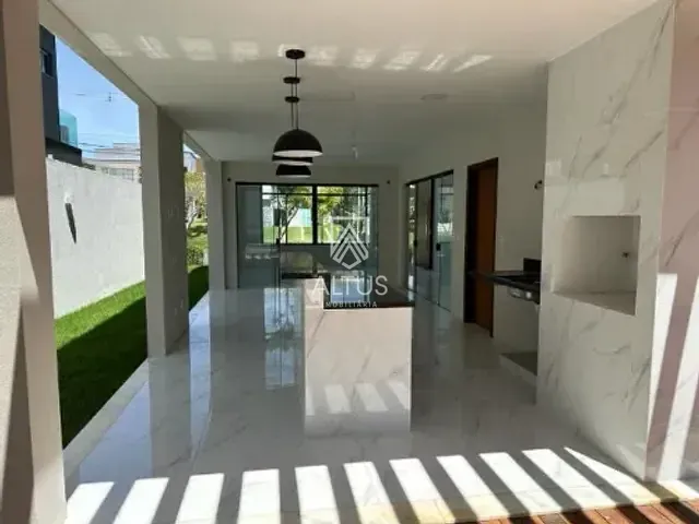 Casa 4 quartos e 5 banheiros, à venda, no bairro Vila de Abrantes (Abrantes) em Camaçari