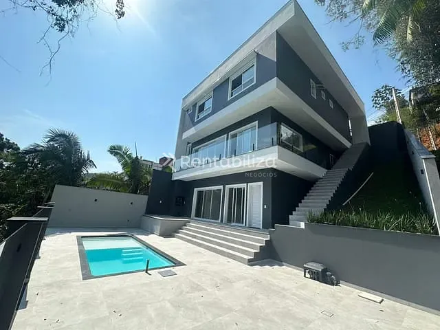 Casa 3 quartos e 3 banheiros, à venda, no bairro Souza Cruz em Brusque