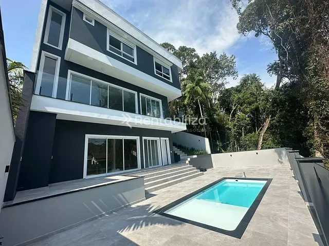 Casa 3 quartos e 3 banheiros, à venda, no bairro Souza Cruz em Brusque