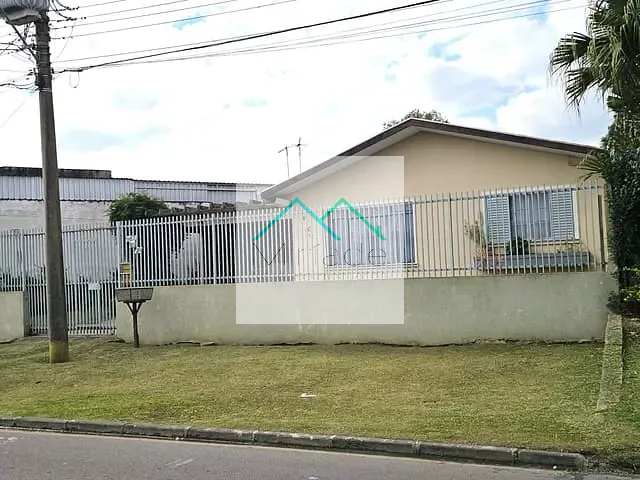 Casa com 165m² 3 quartos e 3 banheiros, à venda, no bairro Capão Raso em Curitiba