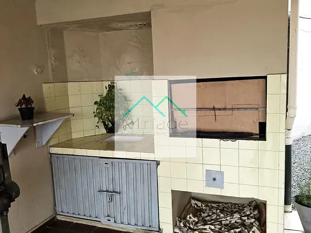 Casa com 165m² 3 quartos e 3 banheiros, à venda, no bairro Capão Raso em Curitiba