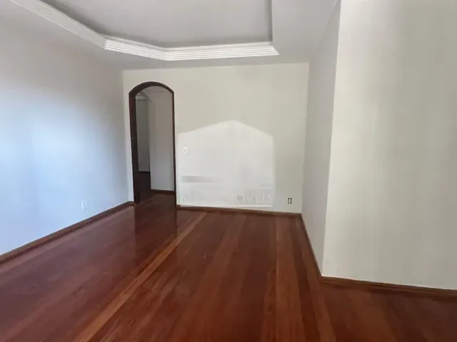 Casa 3 quartos e 2 banheiros, à venda, no bairro João XXIII em Muriaé