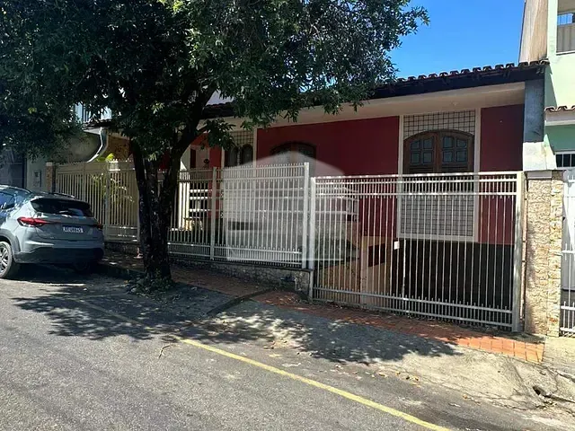 Casa 3 quartos e 2 banheiros, à venda, no bairro João XXIII em Muriaé