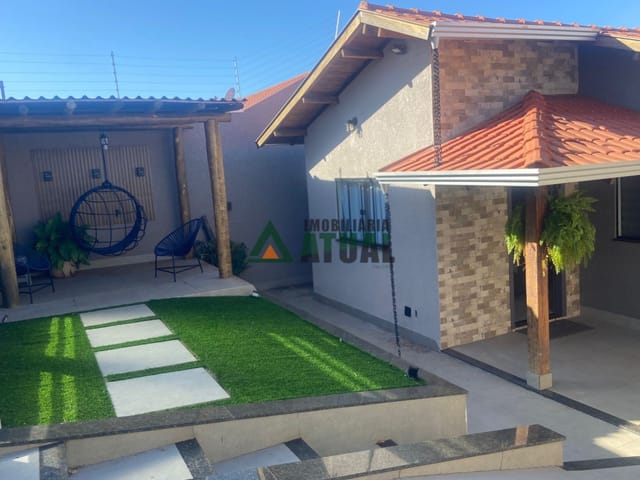 Casa com 339m² 3 quartos e 2 banheiros, à venda, no bairro Conjunto Habitacional José Garcia Molina em Londrina