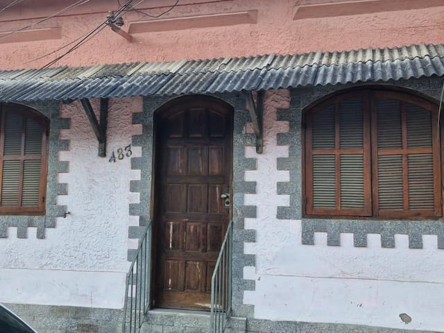Casa 5 quartos e 3 banheiros, à venda, no bairro Alto do Rio Bonito em Vassouras