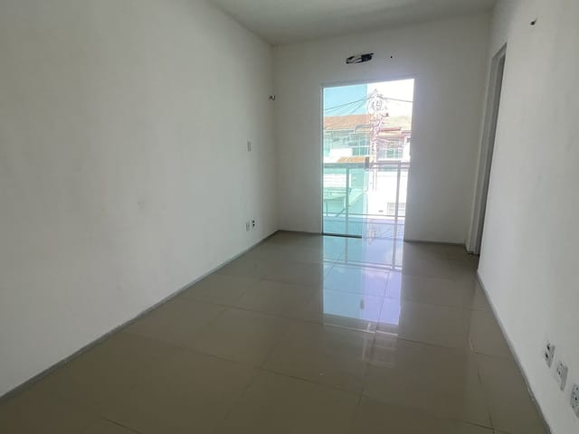 Casa com 200m² 3 quartos e 3 banheiros, à venda, no bairro Maraponga em Fortaleza