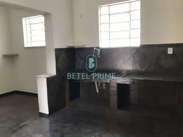 Casa 3 quartos e 2 banheiros, para alugar, no bairro Fonseca em Niterói