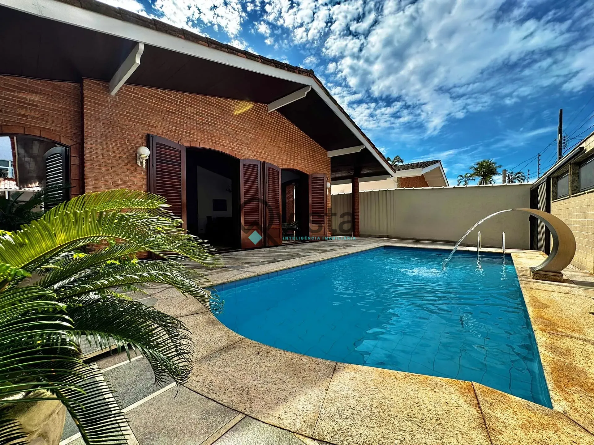 Casa, 3 quartos, 166 m² - Foto 1