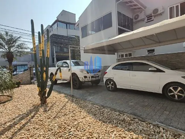 Casa com 180m² 4 quartos e 3 banheiros, à venda, no bairro Centro em Camboriú