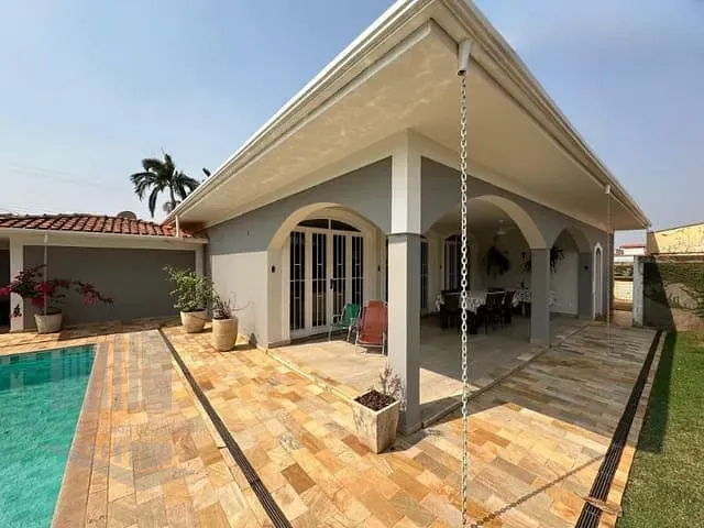 Casa 4 quartos e 4 banheiros, à venda, no bairro Cidade Jardim em Pirassununga