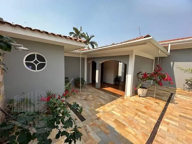Casa 4 quartos e 4 banheiros, à venda, no bairro Cidade Jardim em Pirassununga