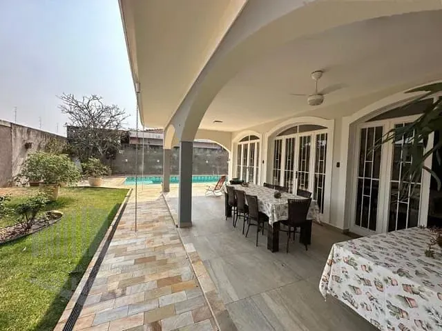Casa 4 quartos e 4 banheiros, à venda, no bairro Cidade Jardim em Pirassununga
