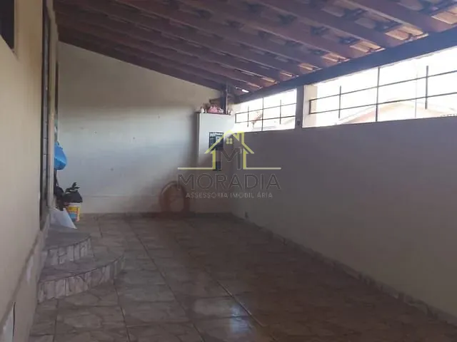 Casa com 250m² 4 quartos e 2 banheiros, à venda, no bairro Parque dos Municípios I em Guaxupé
