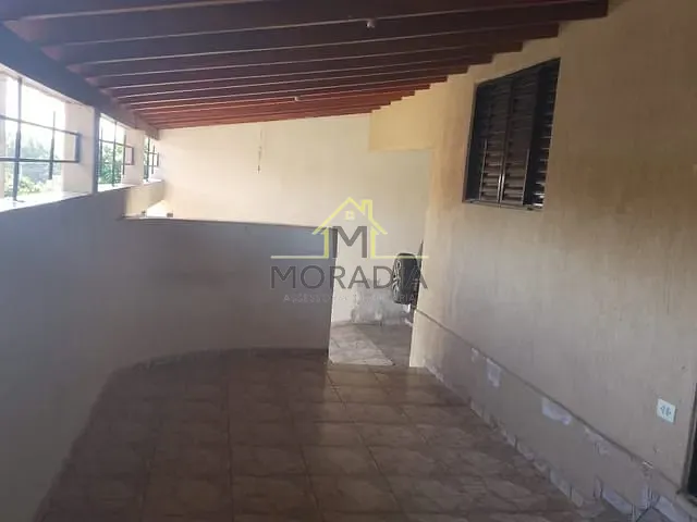 Casa com 250m² 4 quartos e 2 banheiros, à venda, no bairro Parque dos Municípios I em Guaxupé