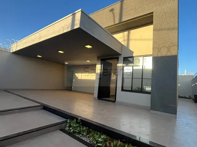 Casa 3 quartos e 3 banheiros, à venda, no bairro Morada Nova 4 em Patrocínio