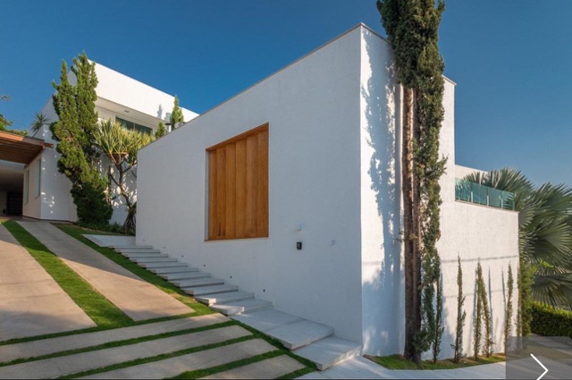 Casa 4 quartos e 2 banheiros, à venda ou para alugar, no bairro Castelo em Avenida Presidente Tancredo Neves