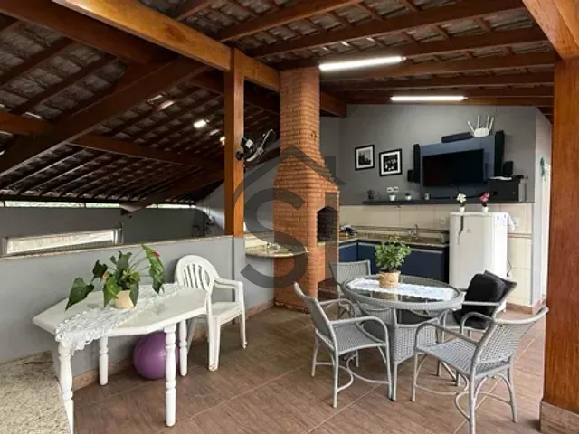 Casa com 248m² 3 quartos e 5 banheiros, à venda, no bairro Santa Cruz em Americana