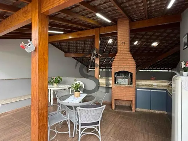 Casa com 248m² 3 quartos e 5 banheiros, à venda, no bairro Santa Cruz em Americana