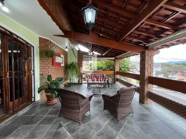 Casa com 332m² 3 quartos e 4 banheiros, à venda, no bairro Vila Galvão em Guarulhos