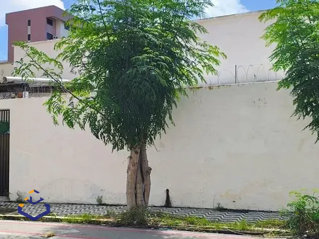 Casa com 309m², para alugar, no bairro Centro em Fortaleza