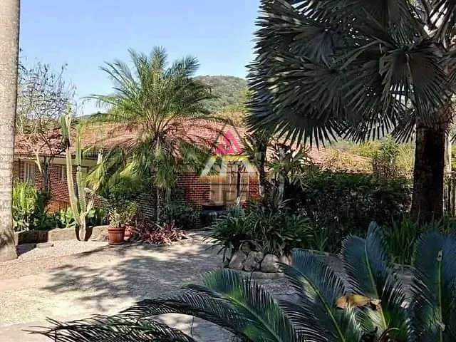 Casa com 5000m² 6 quartos e 8 banheiros, à venda, no bairro Barreira em Guapimirim