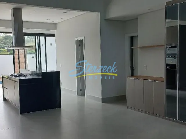 Casa com 300m² 3 quartos e 4 banheiros, à venda, no bairro Roncáglia em Valinhos