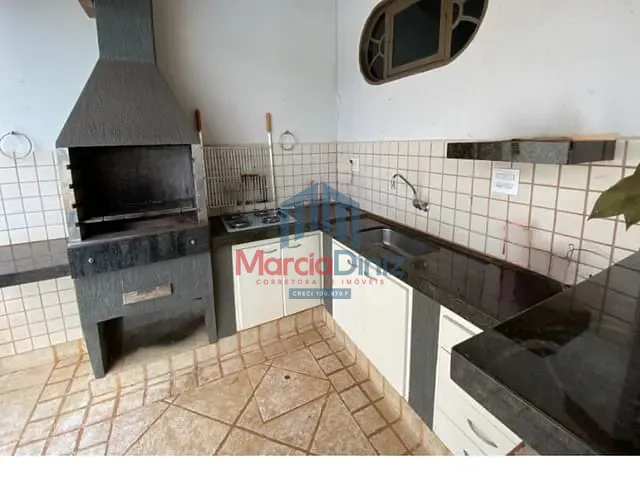 Casa com 943m² 6 quartos e 4 banheiros, para alugar, no bairro Centro em Ituverava