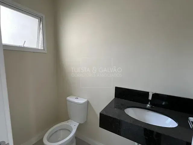 Casa com 245m² 3 quartos e 3 banheiros, à venda, no bairro Campo Comprido em Curitiba