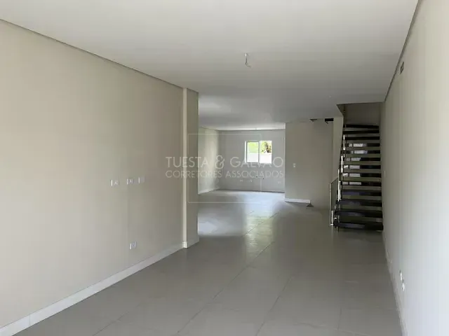 Casa com 245m² 3 quartos e 3 banheiros, à venda, no bairro Campo Comprido em Curitiba