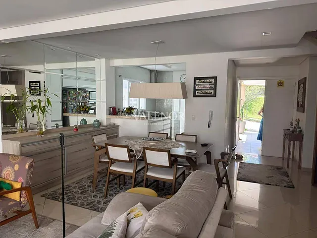 Casa com 209m² 3 quartos e 4 banheiros, à venda, no bairro Retiro em Jundiaí