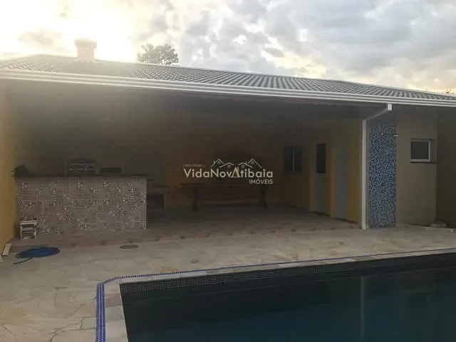 Casa com 400m² 3 quartos e 5 banheiros, à venda, no bairro Loanda em Atibaia