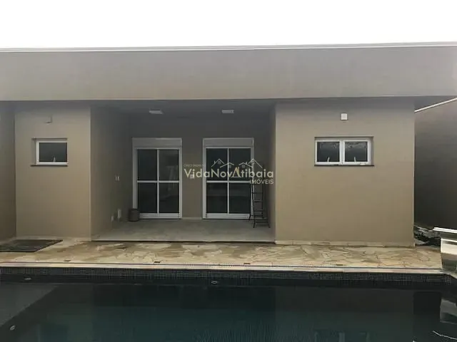 Casa com 400m² 3 quartos e 5 banheiros, à venda, no bairro Loanda em Atibaia
