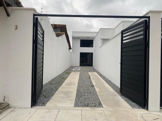 Casa 2 quartos e 1 banheiro, à venda, no bairro Chácara Mariléa em Rio das Ostras