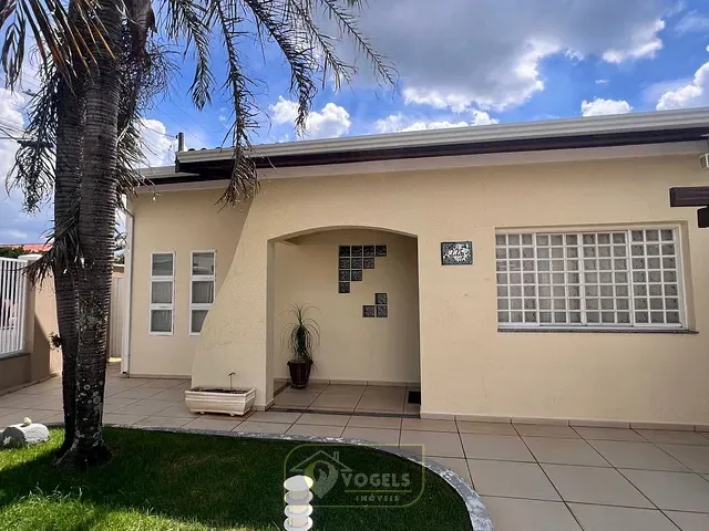 Casa 3 quartos e 2 banheiros, à venda, no bairro Parque Residencial Groot em Holambra