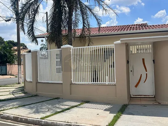 Casa 3 quartos e 2 banheiros, à venda, no bairro Parque Residencial Groot em Holambra