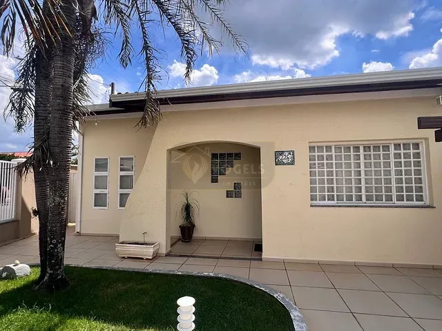 Casa 3 quartos e 2 banheiros, à venda, no bairro Parque Residencial Groot em Holambra