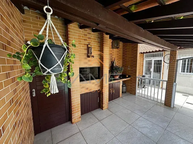 Casa 3 quartos e 2 banheiros, à venda, no bairro São Gonçalo em Pelotas