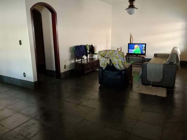 Casa com 450m² 4 quartos e 2 banheiros, à venda, no bairro Parque Zabulão em Rio das Ostras