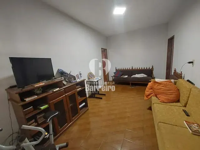 Casa com 360m² 2 quartos e 3 banheiros, à venda, no bairro Araguaia em Belo Horizonte